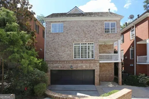 704 Longleaf DR NE