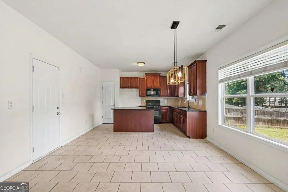 7969 Hawks Nest TRL Lithia Springs, GA 30122