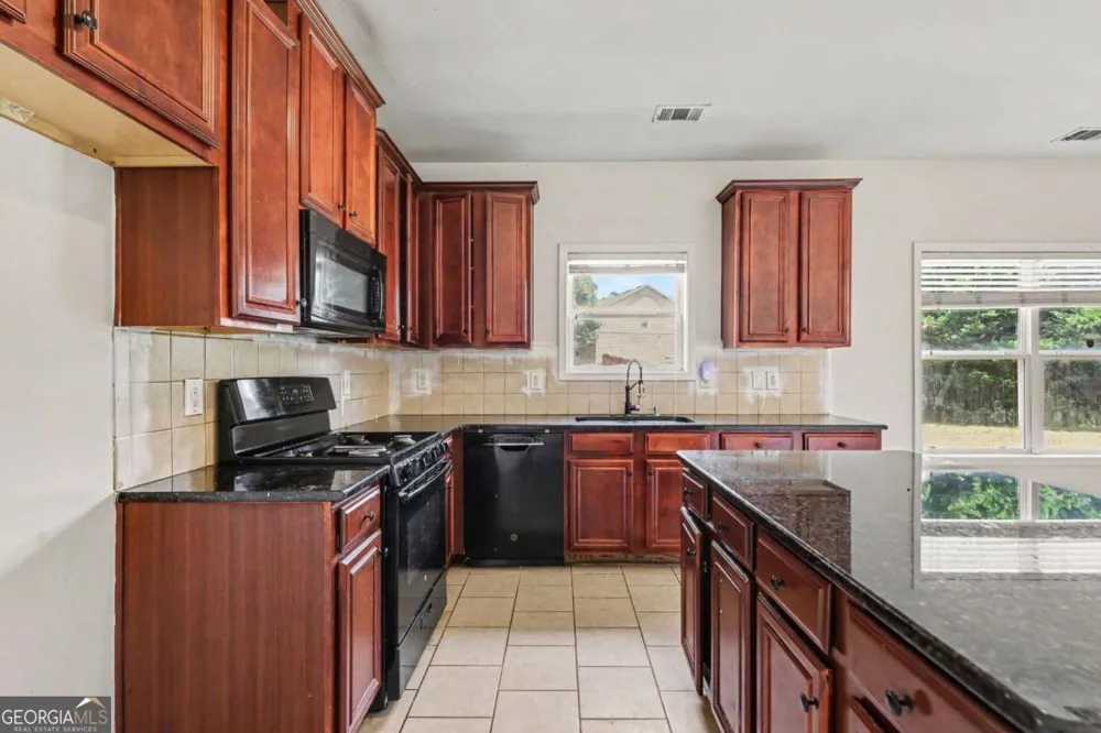 7969 Hawks Nest TRL Lithia Springs, GA 30122