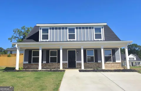 241 Charlotte Cir