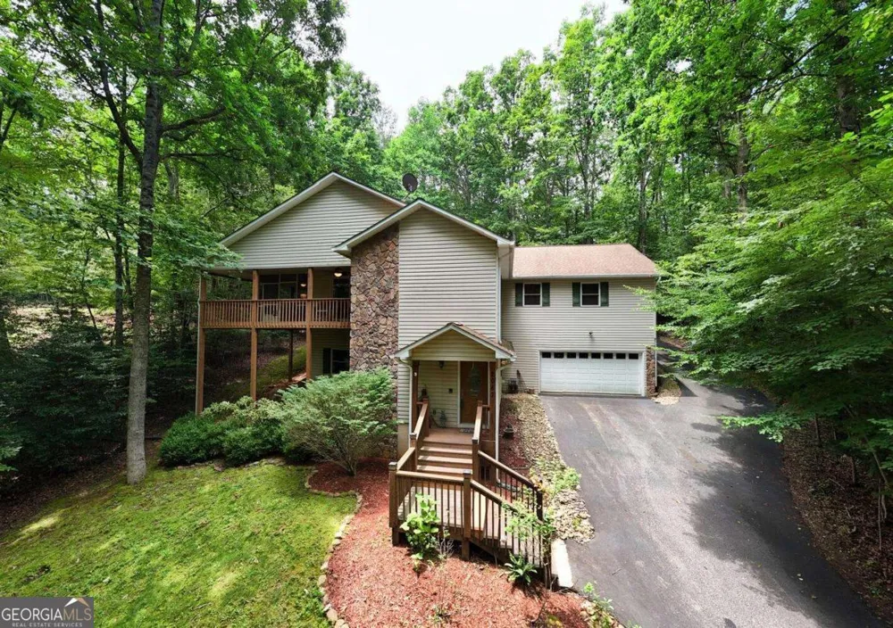 2087 Wood Lake LN Young Harris, GA 30582