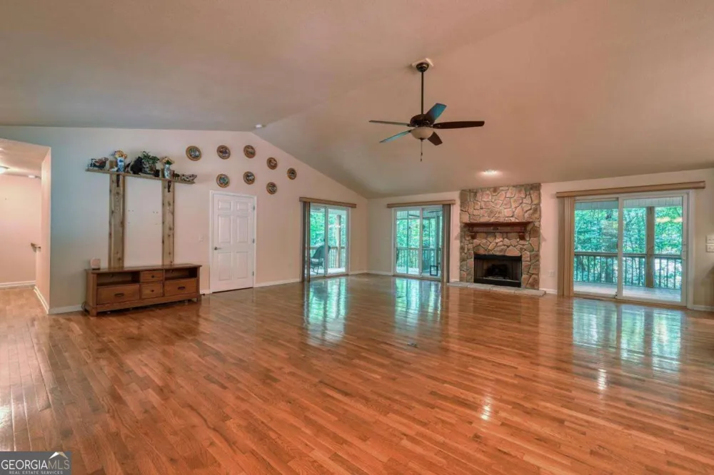 2087 Wood Lake LN Young Harris, GA 30582