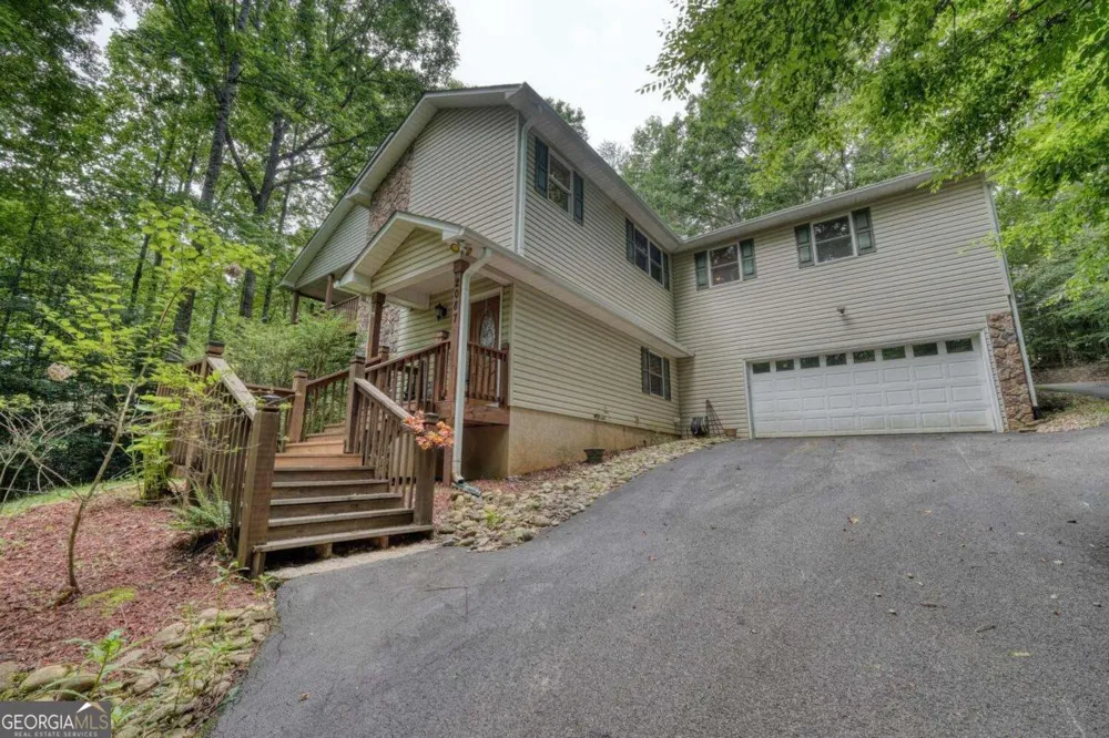 2087 Wood Lake LN Young Harris, GA 30582