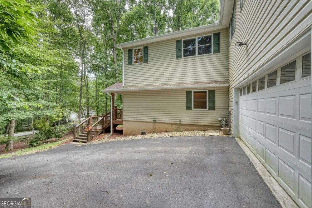 2087 Wood Lake LN Young Harris, GA 30582