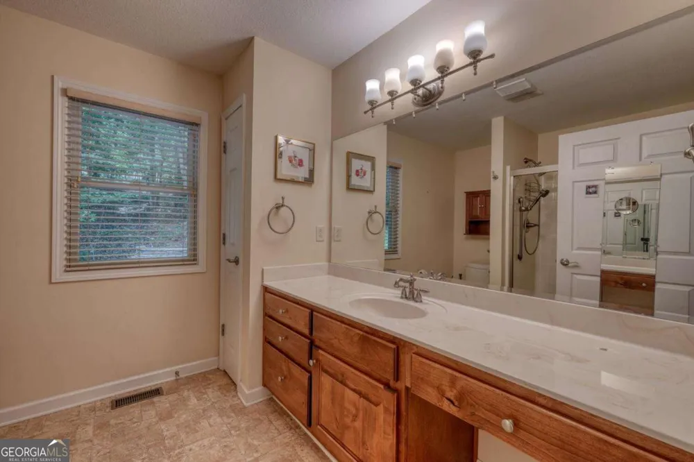2087 Wood Lake LN Young Harris, GA 30582
