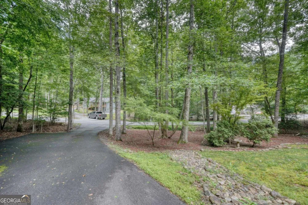 2087 Wood Lake LN Young Harris, GA 30582