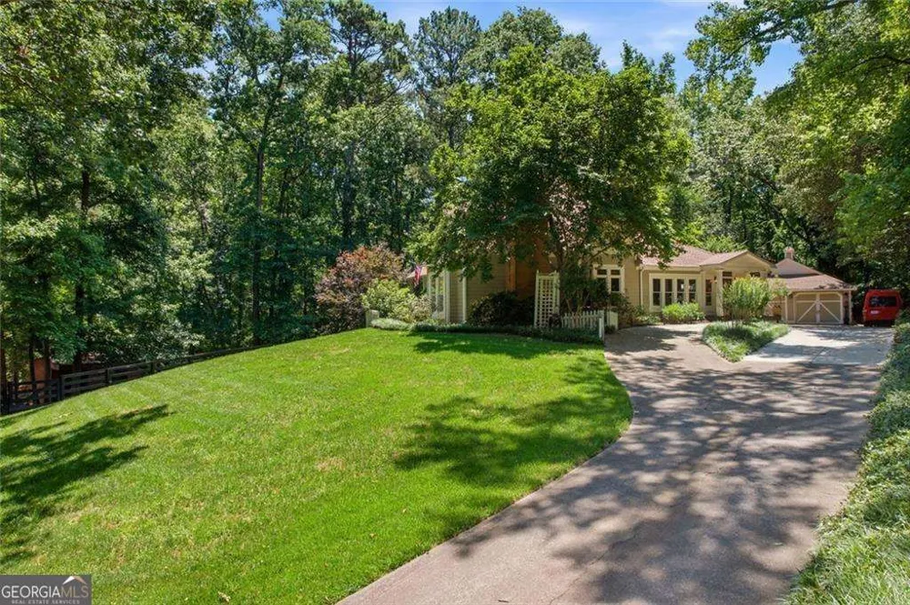 1042 Bailey RD Woodstock, GA 30188
