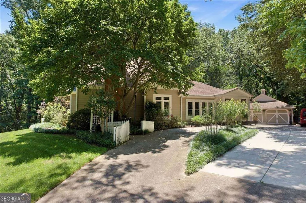 1042 Bailey RD Woodstock, GA 30188