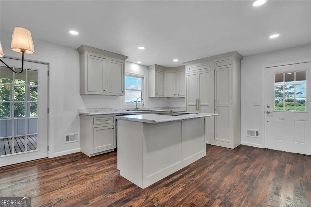 119 Haywood McDonald RD Cochran, GA 31014
