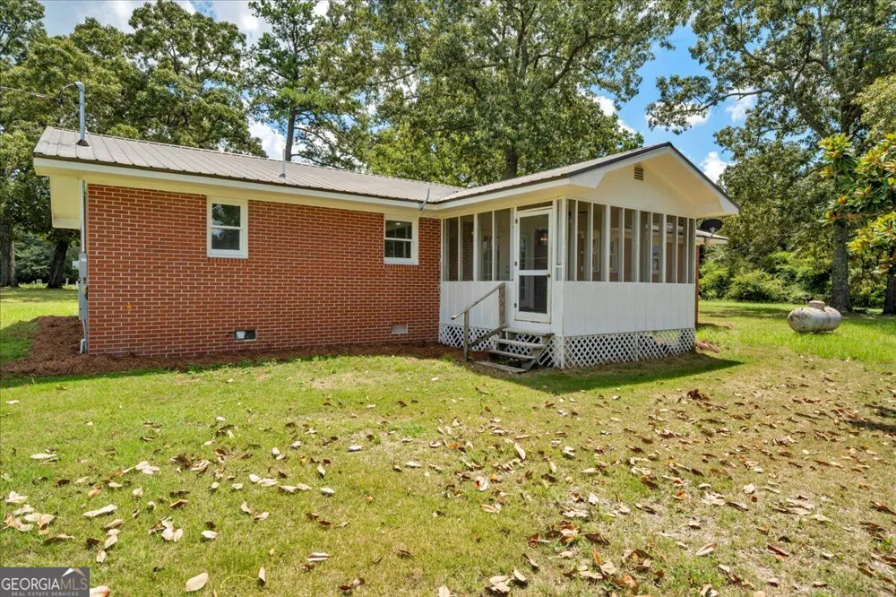 119 Haywood McDonald RD Cochran, GA 31014