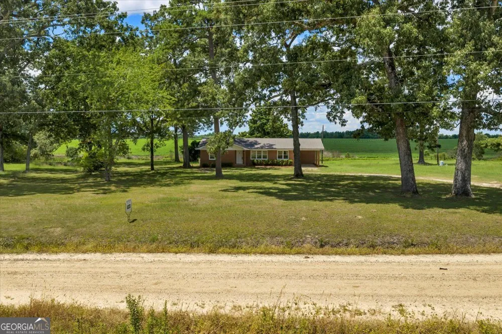 119 Haywood McDonald RD Cochran, GA 31014