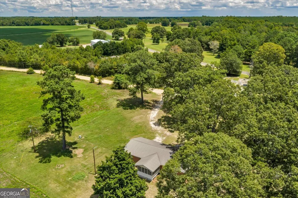 119 Haywood McDonald RD Cochran, GA 31014