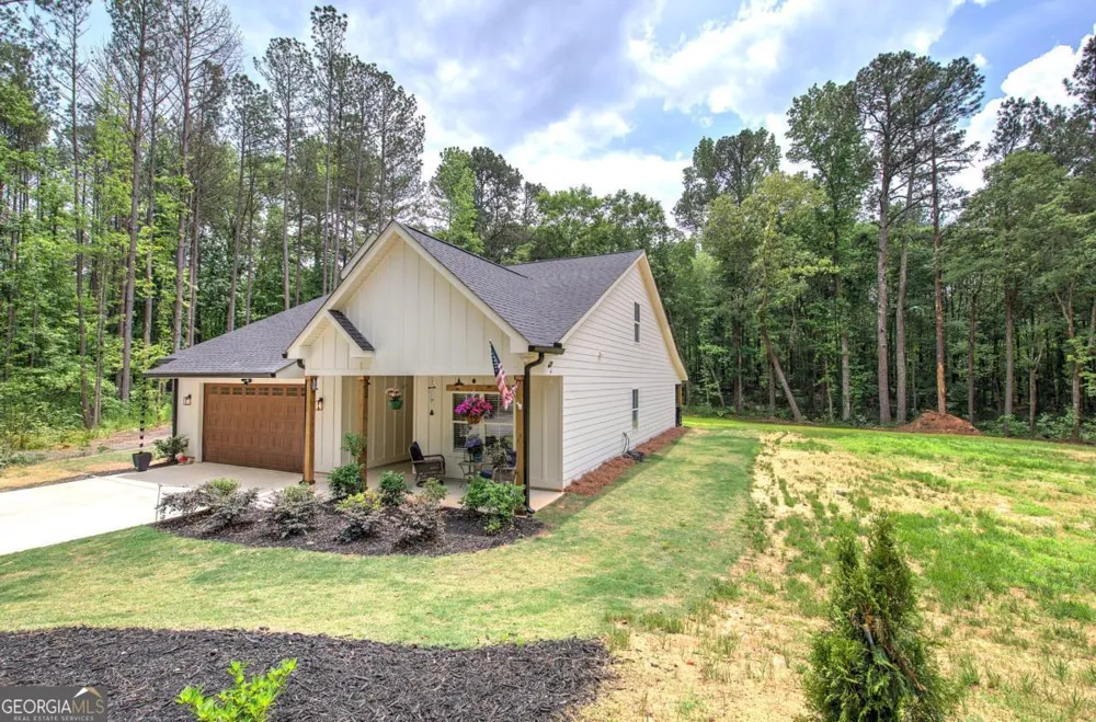 4142 Lovvorn RD Carrollton, GA 30117