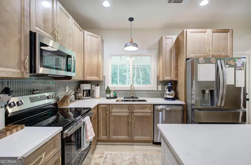 4142 Lovvorn RD Carrollton, GA 30117