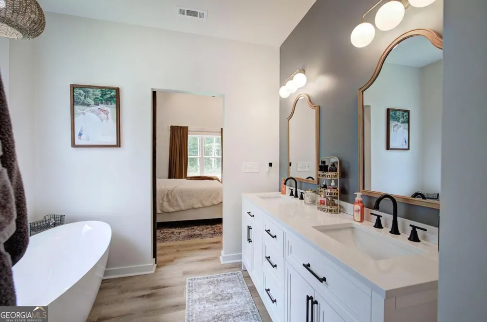 4142 Lovvorn RD Carrollton, GA 30117