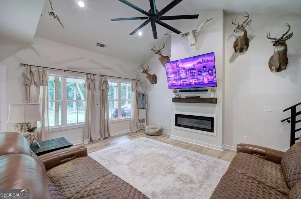 4142 Lovvorn RD Carrollton, GA 30117