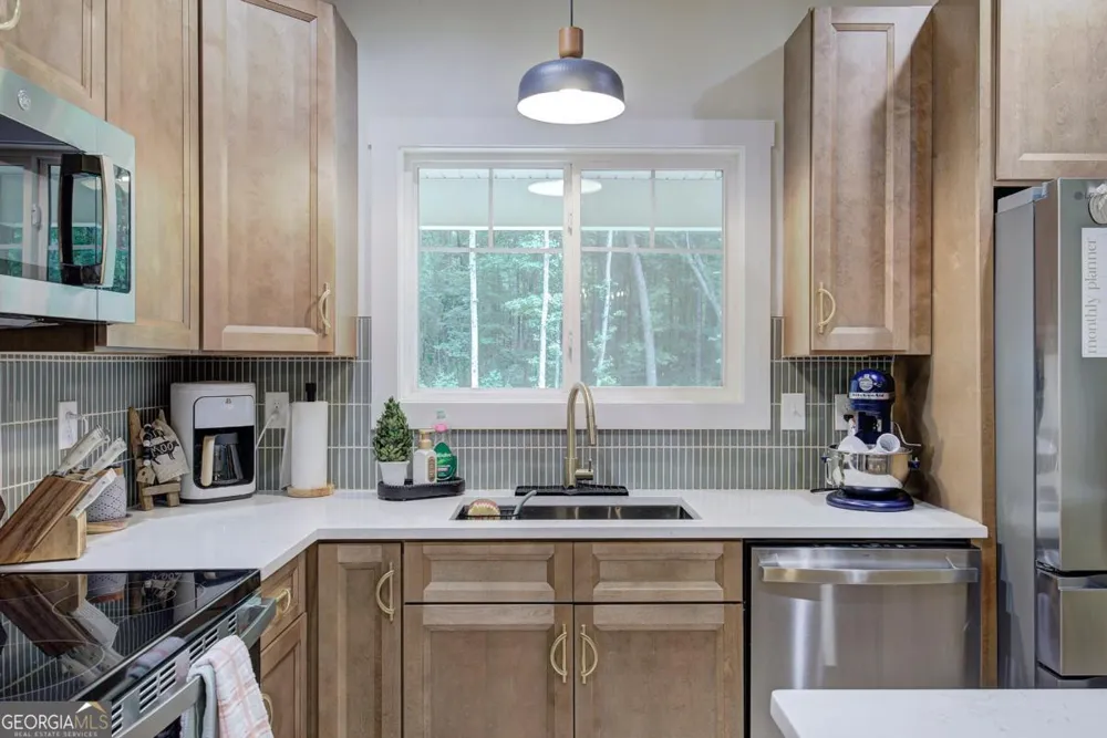 4142 Lovvorn RD Carrollton, GA 30117