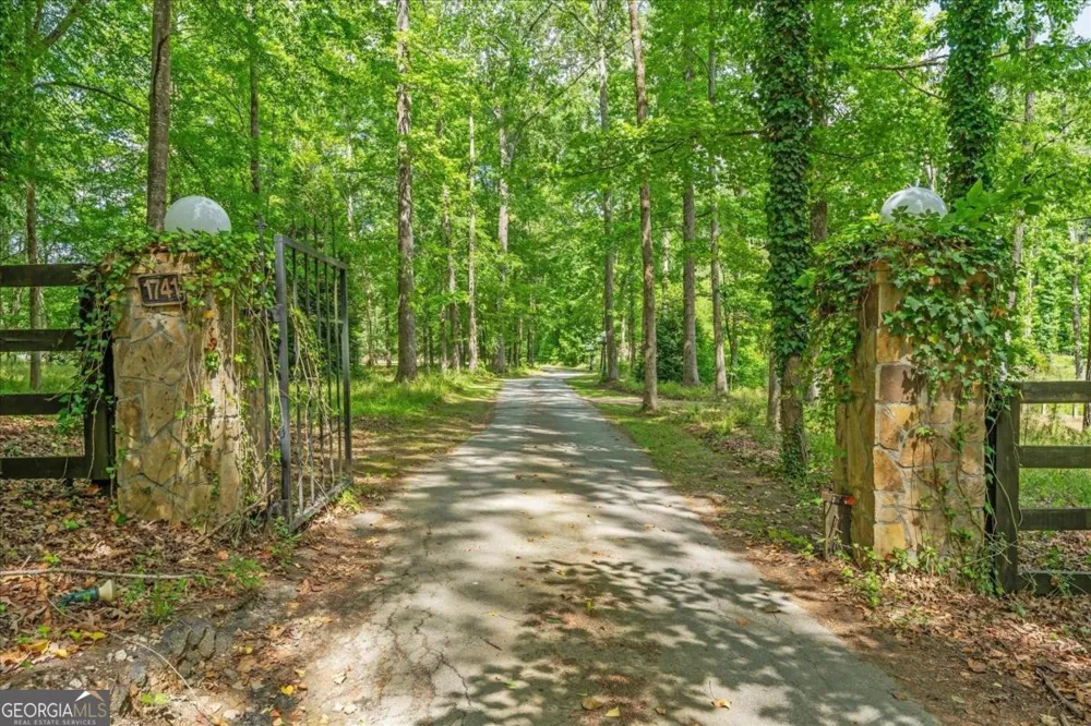 1741 Indian Woods DR Greensboro, GA 30642