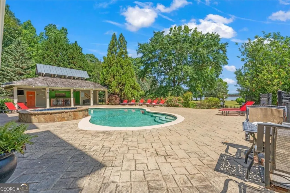 1741 Indian Woods DR Greensboro, GA 30642