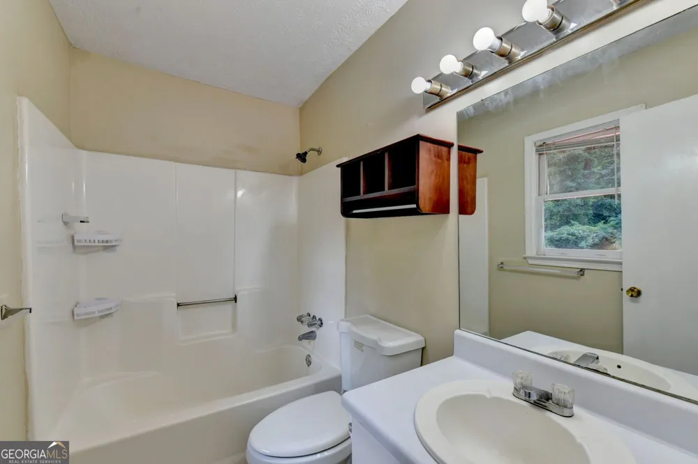 2484 Rhoanoke DR Duluth, GA 30096