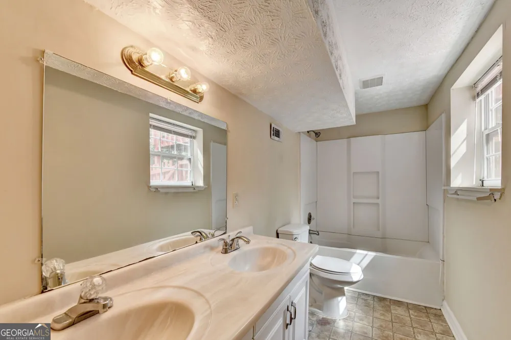 2484 Rhoanoke DR Duluth, GA 30096