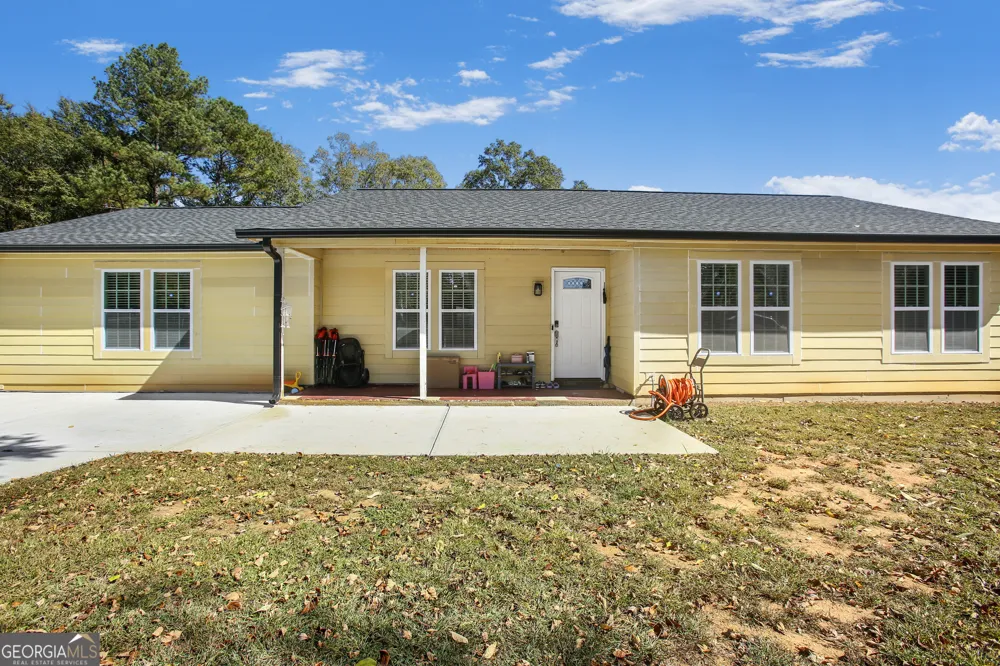 2001 RAYMONDS DR Loganville, GA 30052