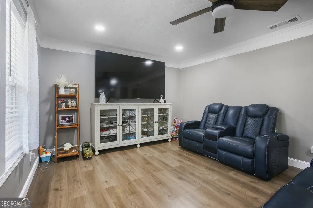 2001 RAYMONDS DR Loganville, GA 30052