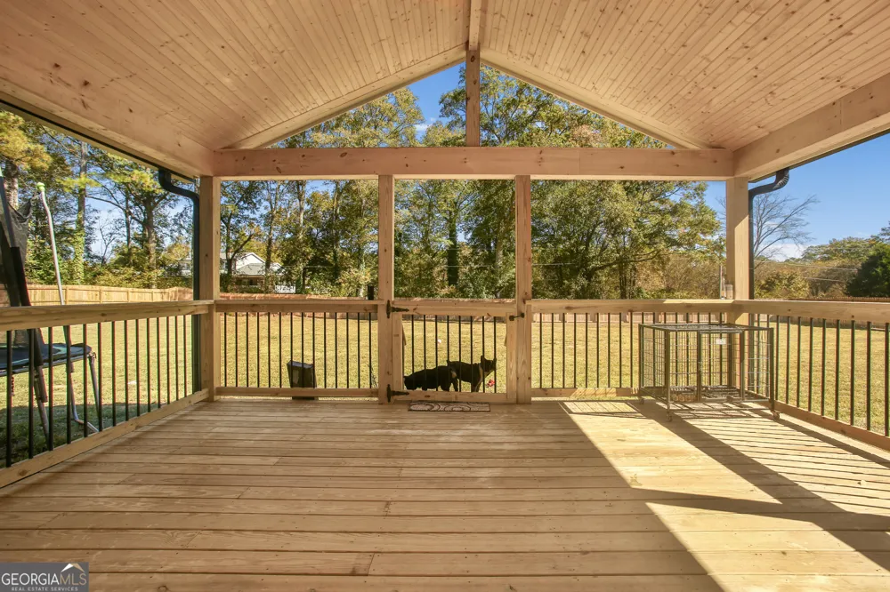 2001 RAYMONDS DR Loganville, GA 30052