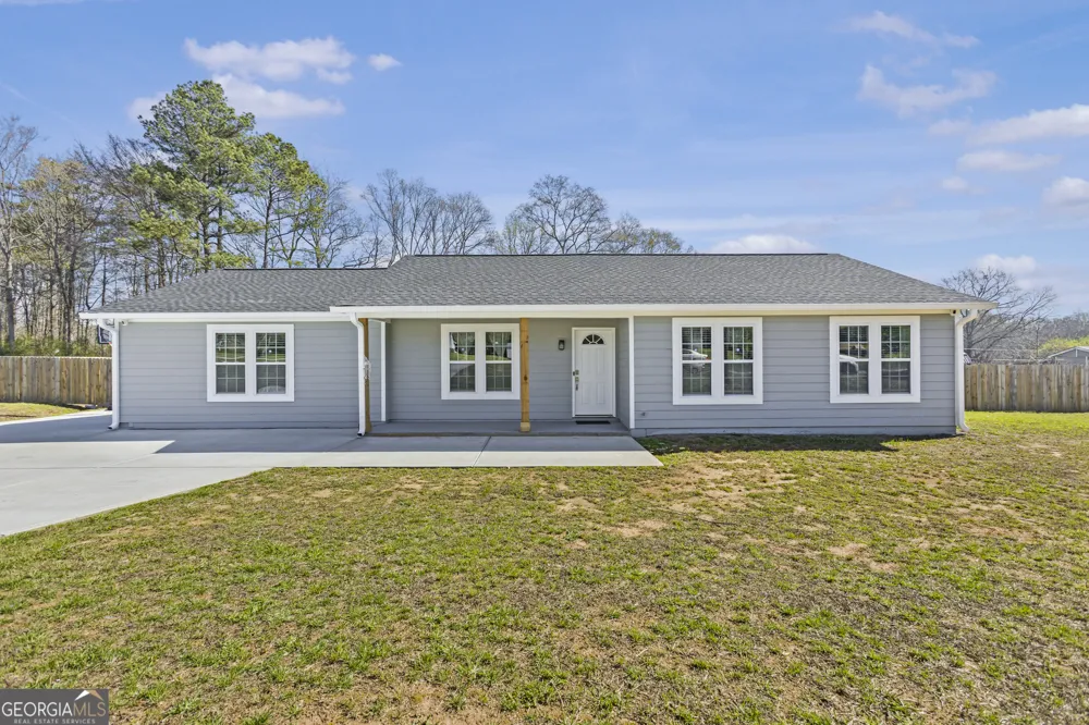 2001 RAYMONDS DR Loganville, GA 30052