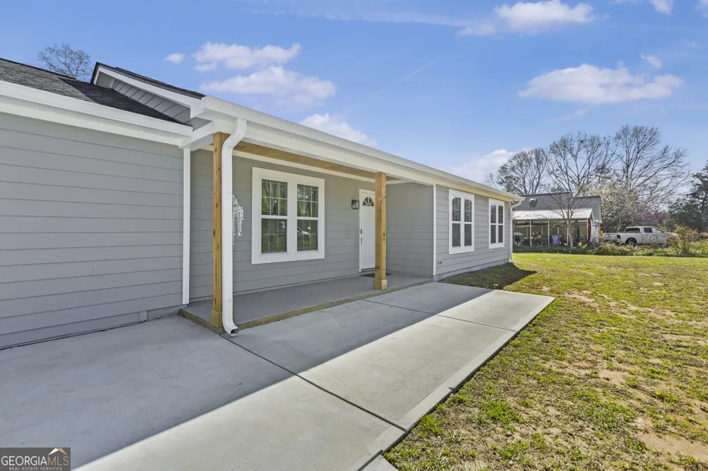 2001 RAYMONDS DR Loganville, GA 30052