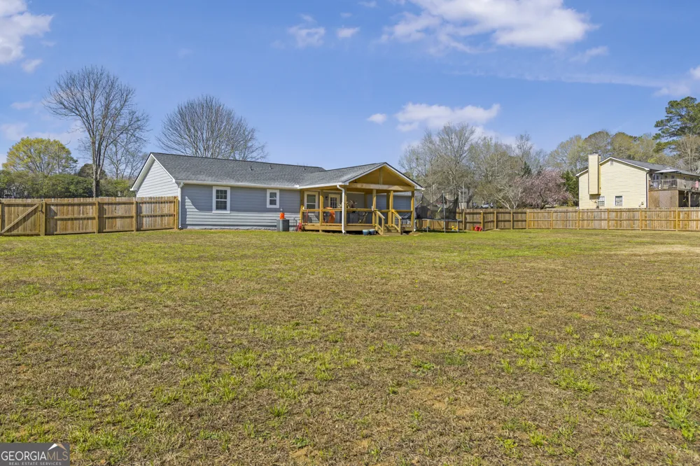 2001 RAYMONDS DR Loganville, GA 30052