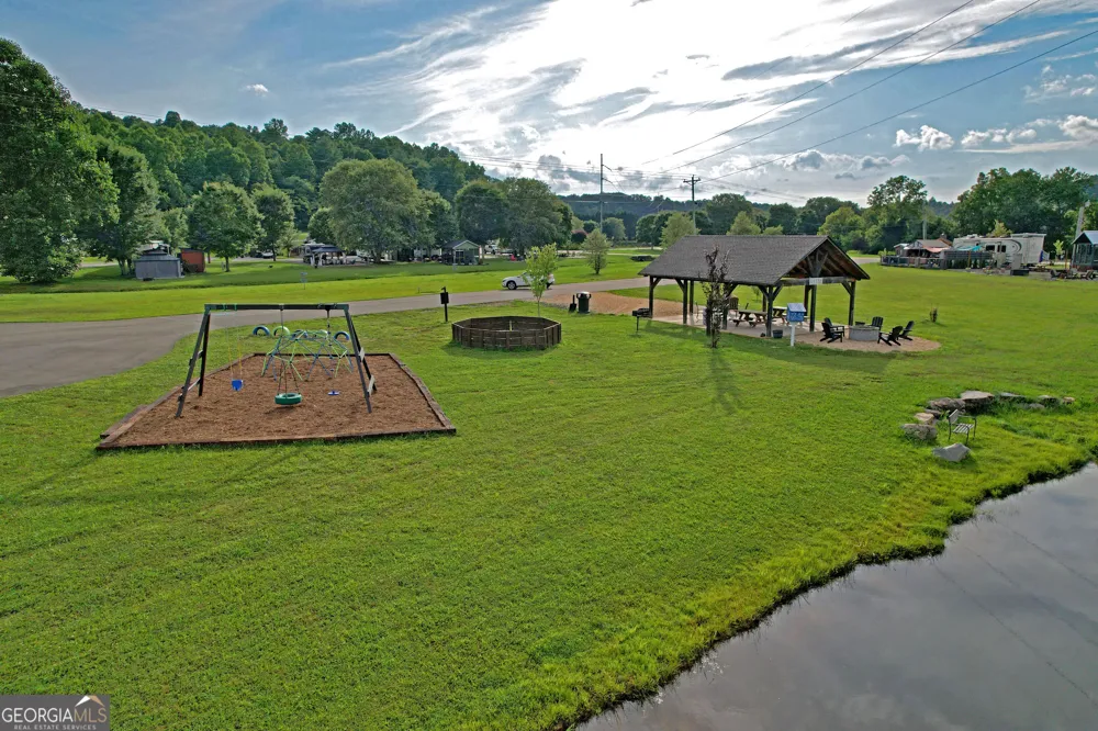 33 Mountain Meadows CIR Morganton, GA 30560