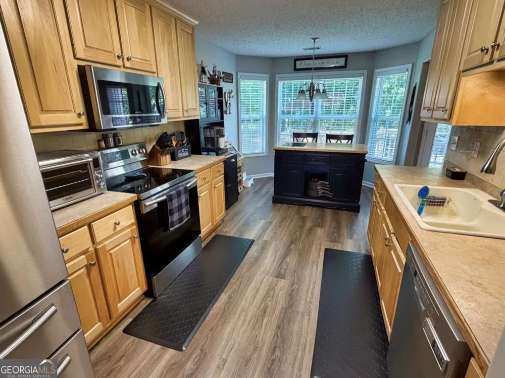 713 Moonlite TRCE Winder, GA 30680