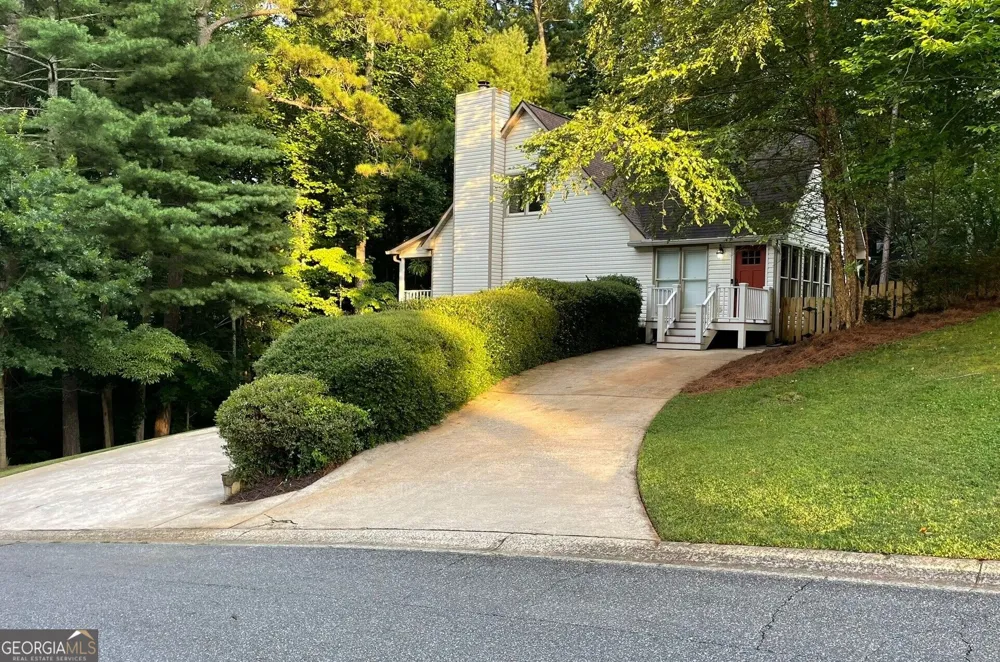 1024 Laurel Lake DR Ball Ground, GA 30107