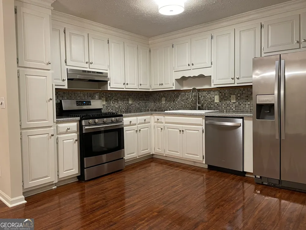 1024 Laurel Lake DR Ball Ground, GA 30107
