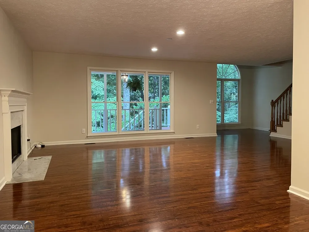 1024 Laurel Lake DR Ball Ground, GA 30107