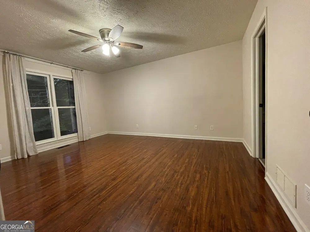 1024 Laurel Lake DR Ball Ground, GA 30107