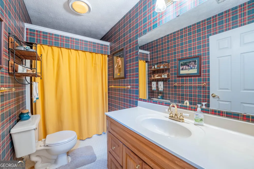 191 Applewood DR Tiger, GA 30576