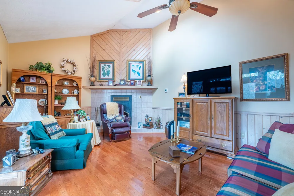 191 Applewood DR Tiger, GA 30576