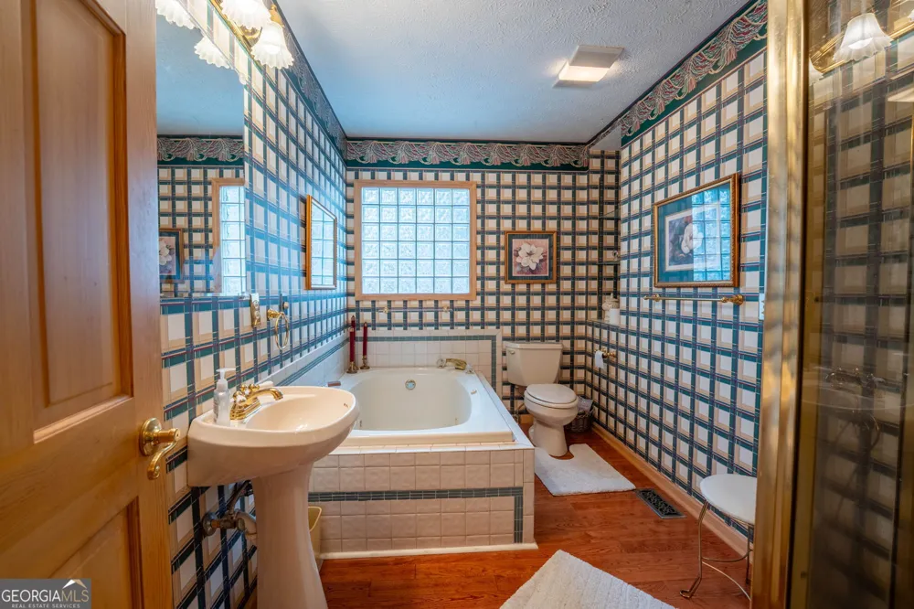 191 Applewood DR Tiger, GA 30576