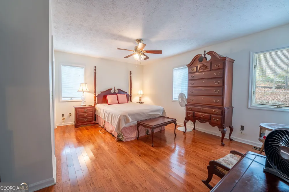 191 Applewood DR Tiger, GA 30576