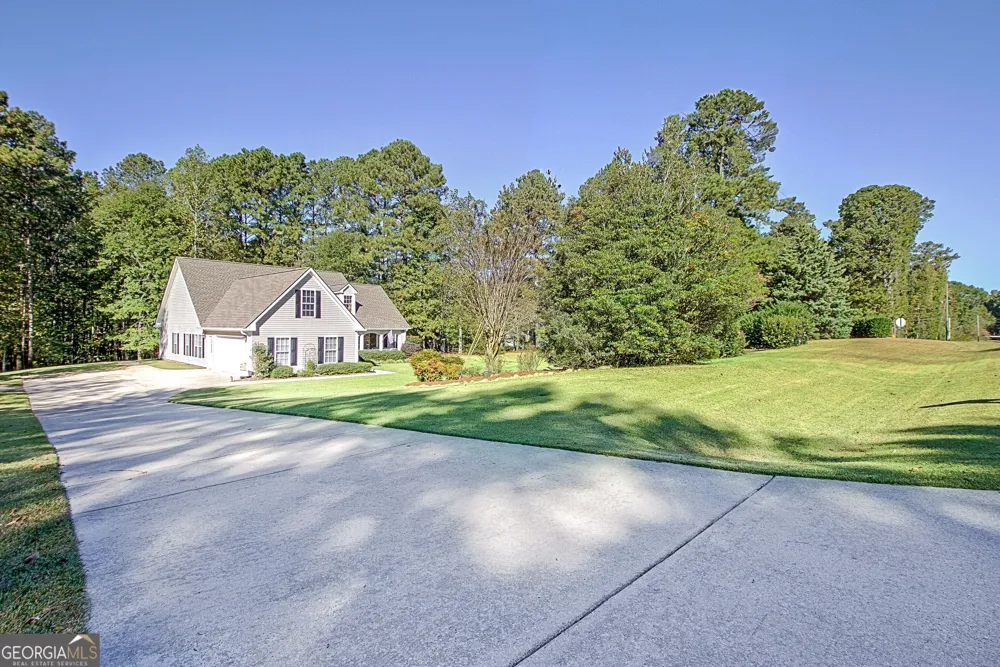 1040 Bob Smith RD Sharpsburg, GA 30277