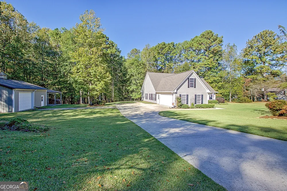 1040 Bob Smith RD Sharpsburg, GA 30277