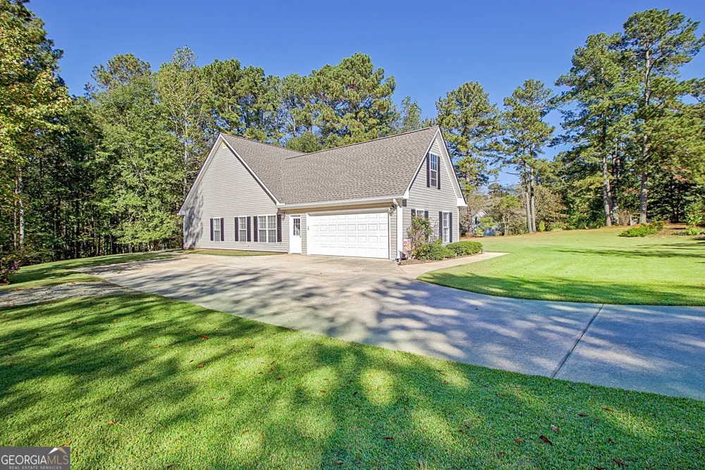 1040 Bob Smith RD Sharpsburg, GA 30277