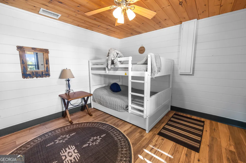 832 Scenic Mountain View RD Blue Ridge, GA 30513