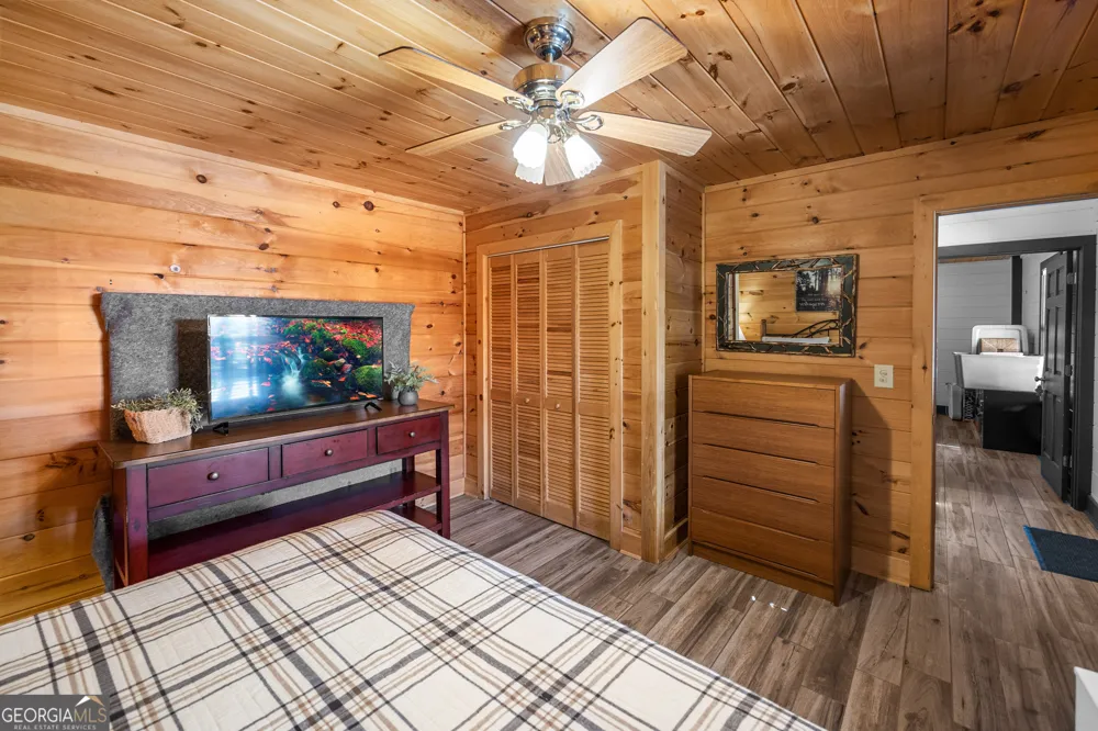 832 Scenic Mountain View RD Blue Ridge, GA 30513