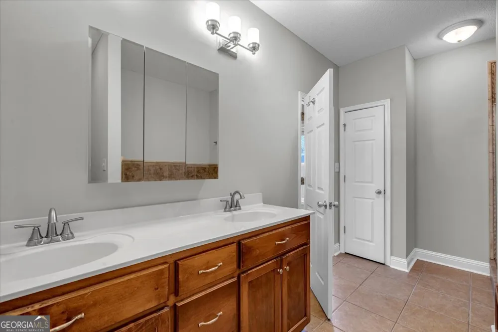109 Ritz LN Perry, GA 31069