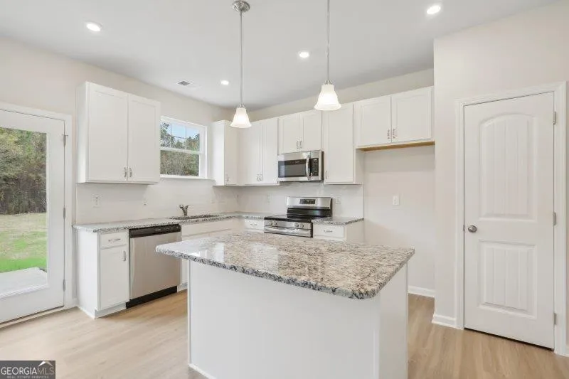 212 Antiquity CIR Perry, GA 31069