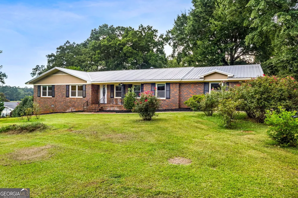 134 Ellen Hand CIR Cedartown, GA 30125
