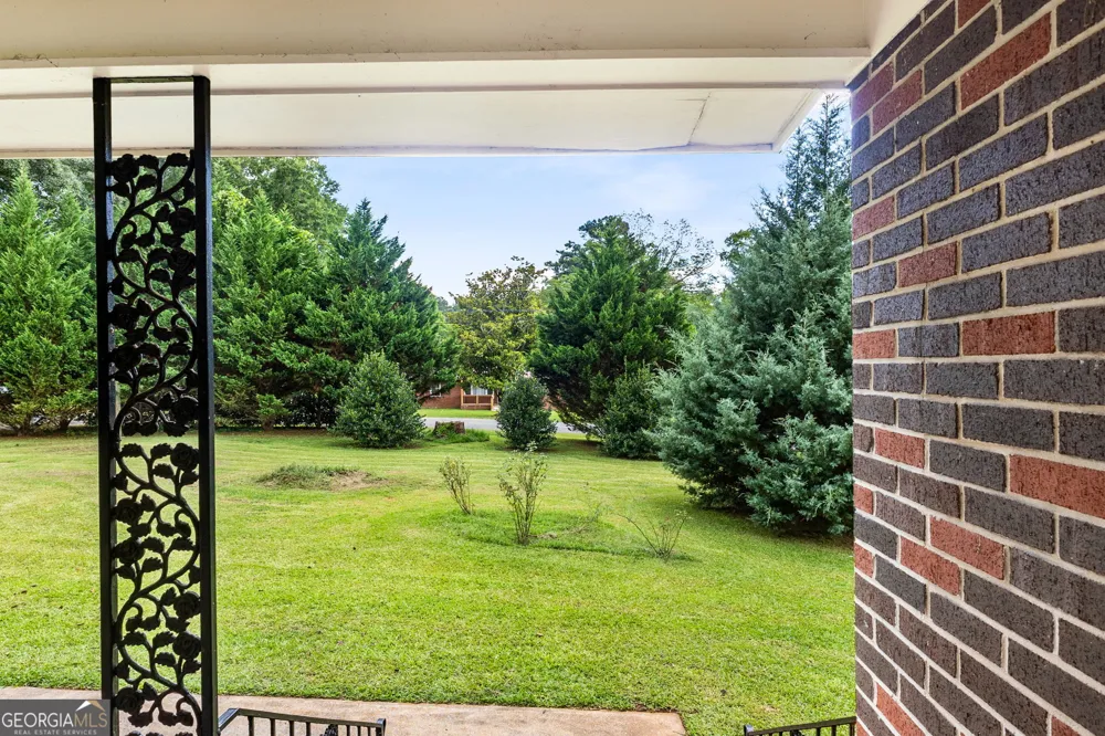 134 Ellen Hand CIR Cedartown, GA 30125